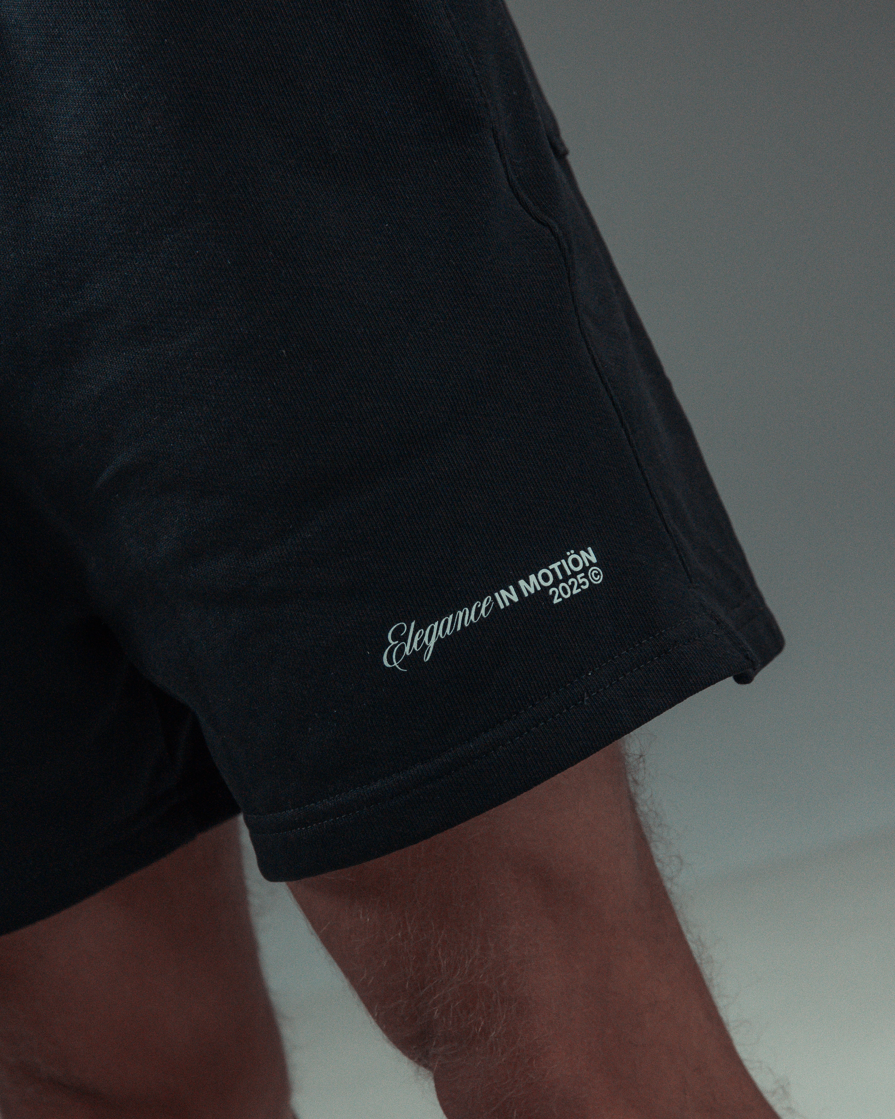 ELEGANCE Bermuda Black